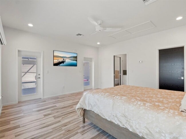 Building Photo - 1021 Temple Grove Pl