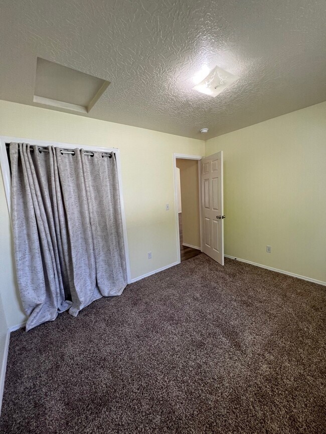 Building Photo - 3 Bed 2 Bath House in Nampa!
