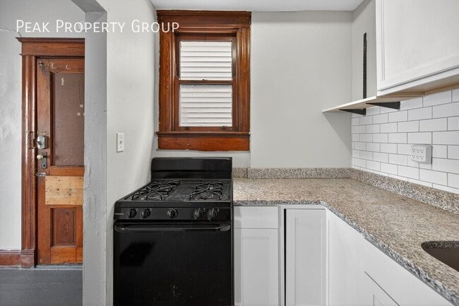 Building Photo - 2339 Rohs St