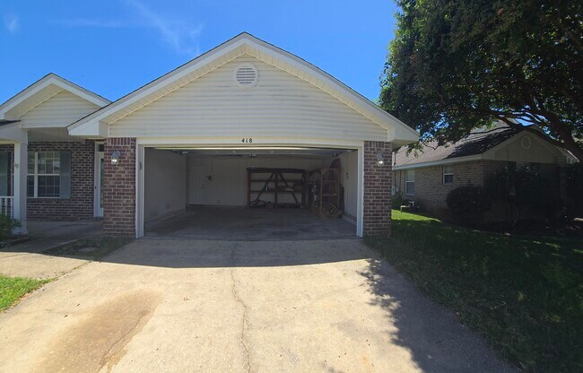Building Photo - 418 Pristine Water Ln