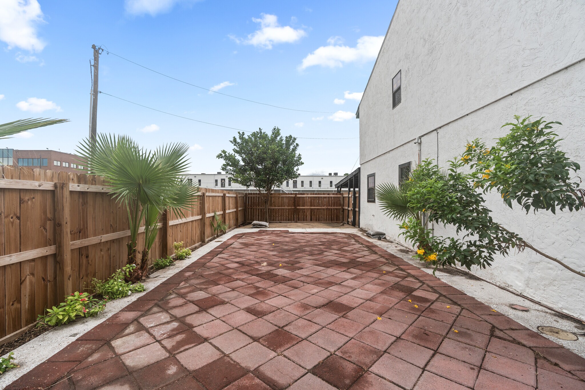 Building Photo - 3821 N 7th Ct