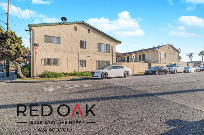 Building Photo - 3021 N Santa Fe Ave