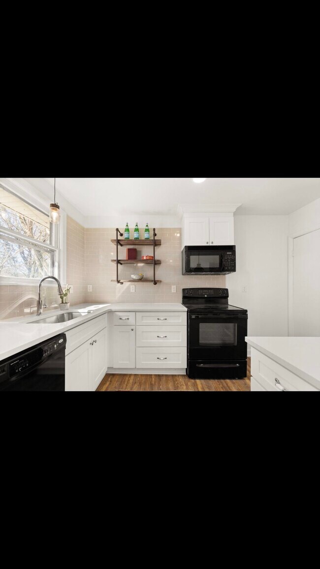 Building Photo - 5017 McLendon Dr