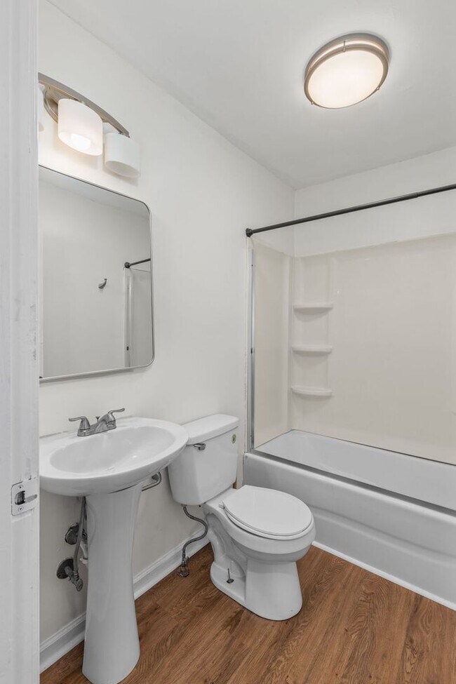 Building Photo - 801 E Mobile St