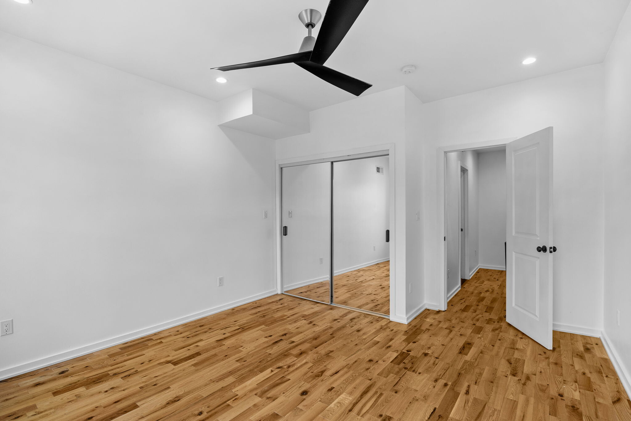 Building Photo - 1806 S Chadwick St