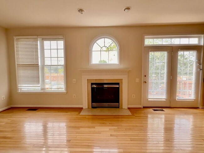 Building Photo - 6130 Stonehenge Pl