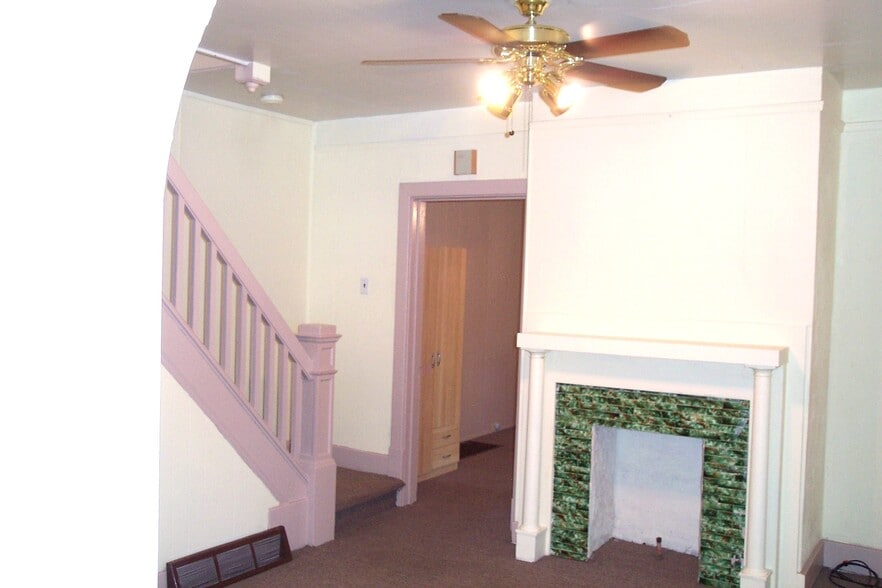 Building Photo - 49 Boundary St