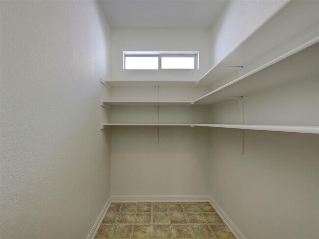 Building Photo - 1554 Homewood Cir