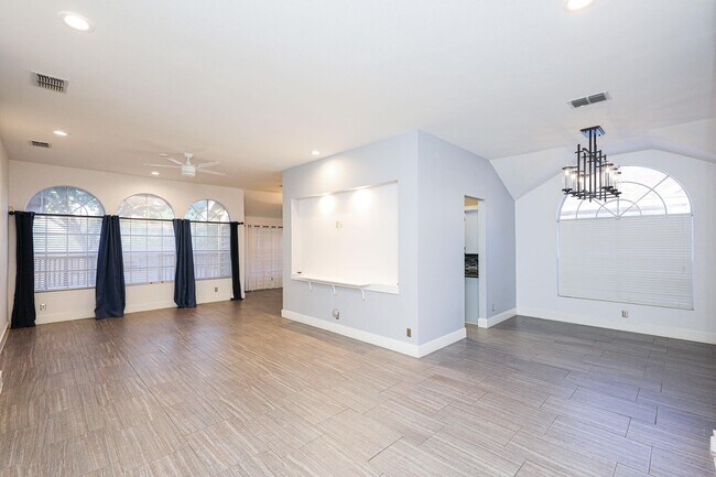 Building Photo - 1222 Longhorn Dr