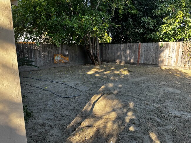 Building Photo - 1339 Princess Dr