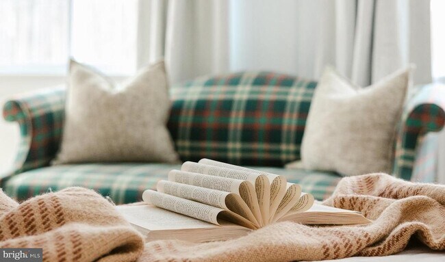 Building Photo - 13230 Falls Rd