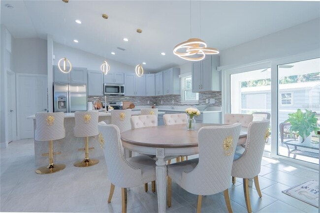 Building Photo - 1301 S Haberland Blvd