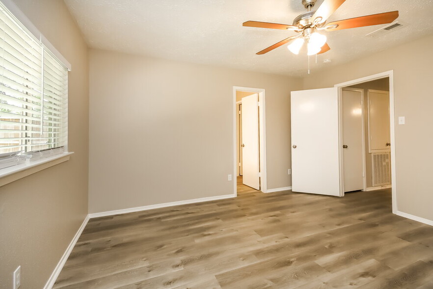 Building Photo - 21206 Waymare Ln