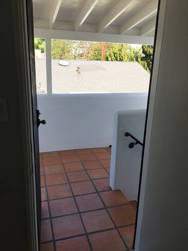 Building Photo - 5943 Tujunga Ave
