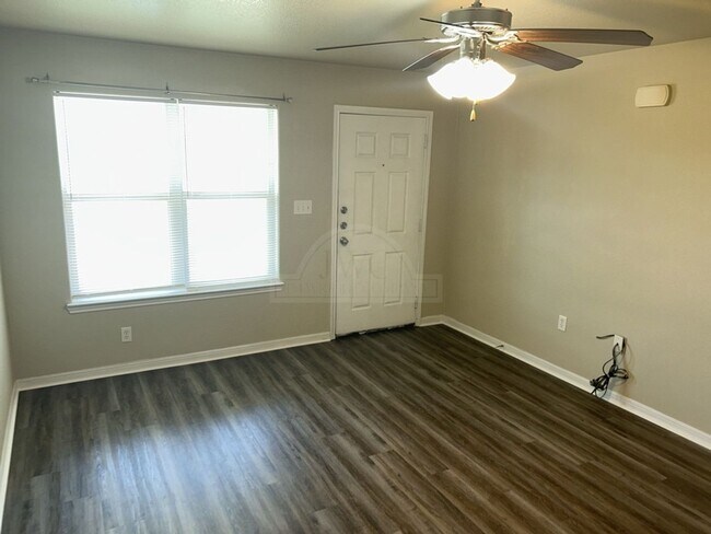 Building Photo - 370 Nolan Ridge Dr
