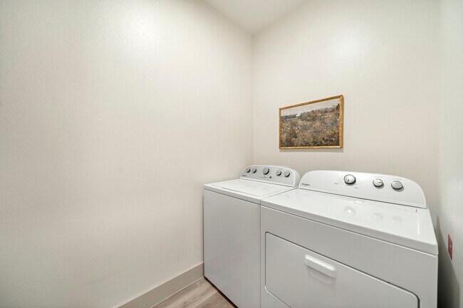 Building Photo - 10485 League Line Rd