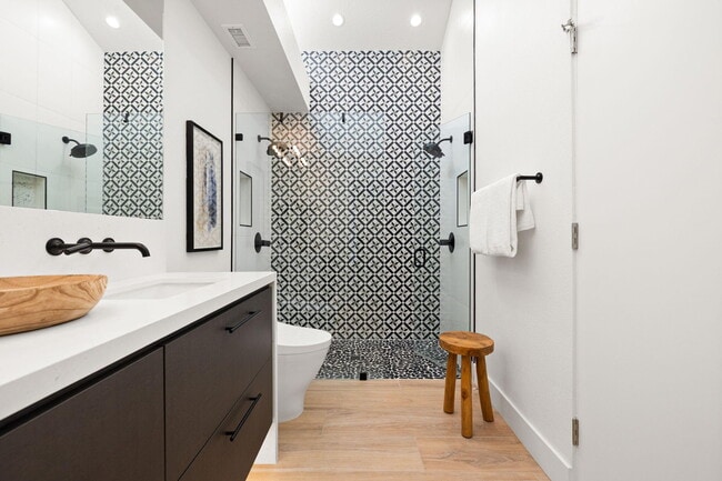 Building Photo - 47 N Kavenish Dr