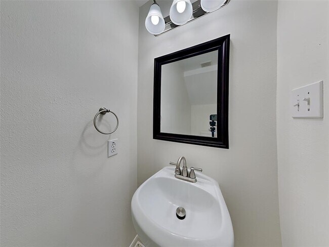 Building Photo - 11731 Rolling Stream Dr