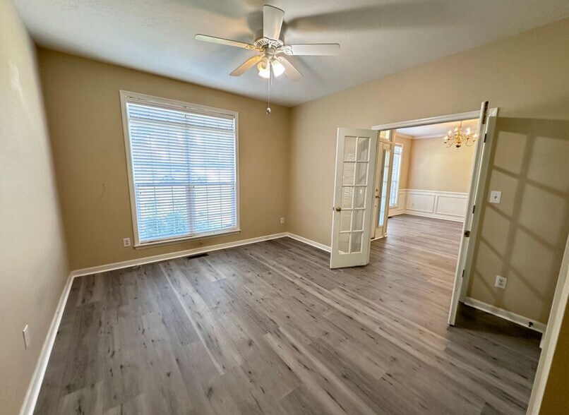 Building Photo - 297 High Chaparral Dr
