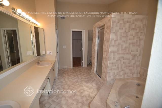 Building Photo - 22763 Meridiana Dr