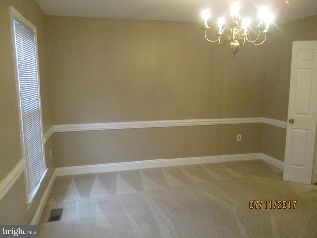 Building Photo - 15407 Skyline Dr