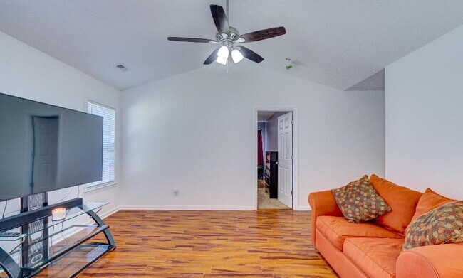 Building Photo - 9480 Huckabee Dr NE