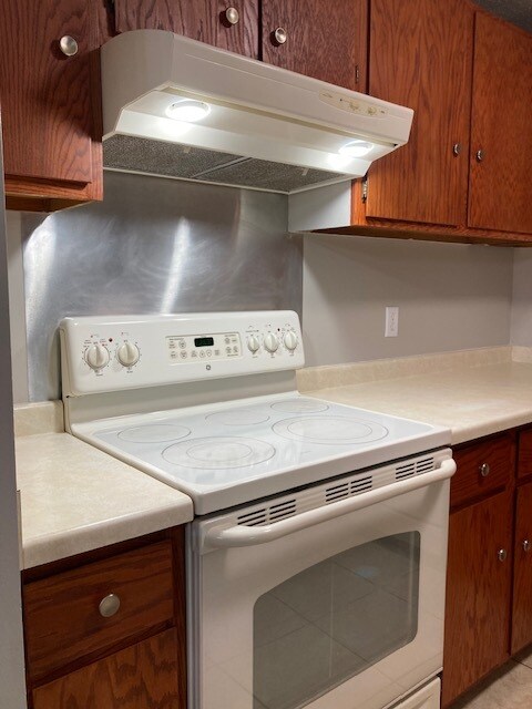 Building Photo - 1887 Silver Bell Rd