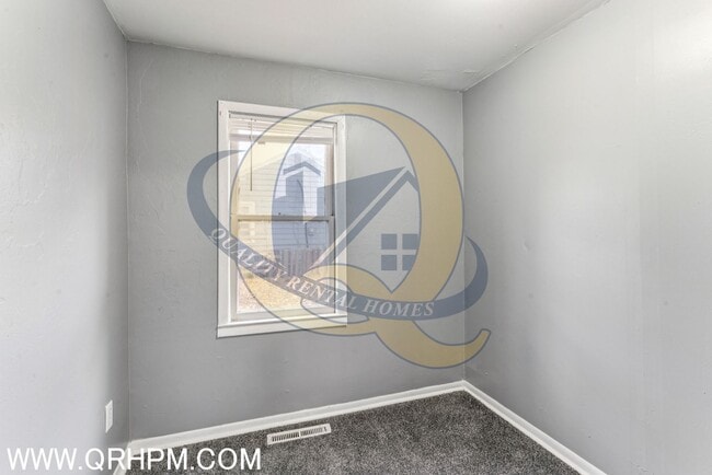 Building Photo - First Month's Rent FREE!!!