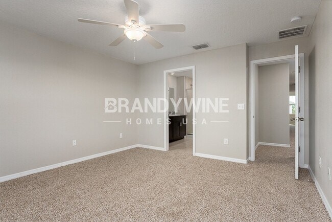 Building Photo - 5637 Mercado Dr