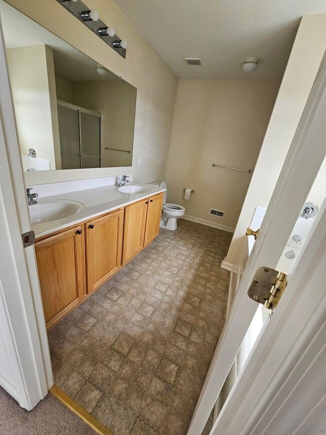 Building Photo - 830 Woodline Dr