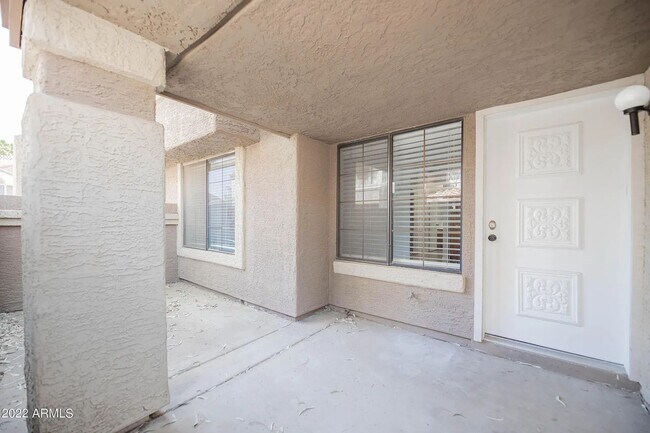 Building Photo - 1905 E University Dr