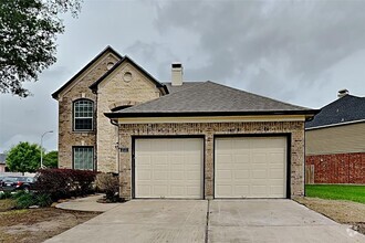 Building Photo - 2727 Lakecrest Way Dr