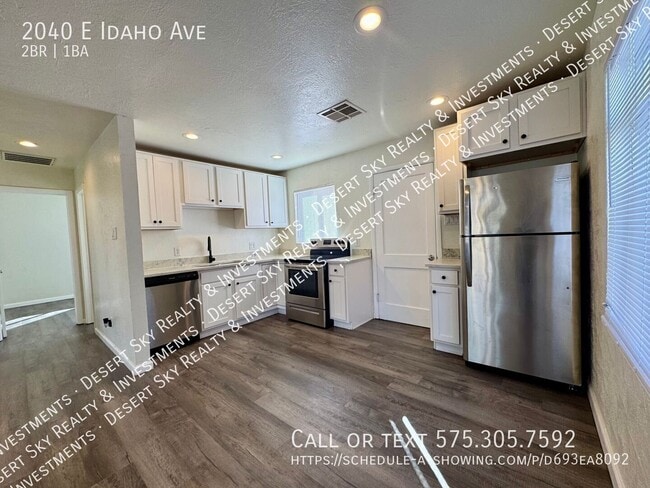 Building Photo - 2040 E Idaho Ave