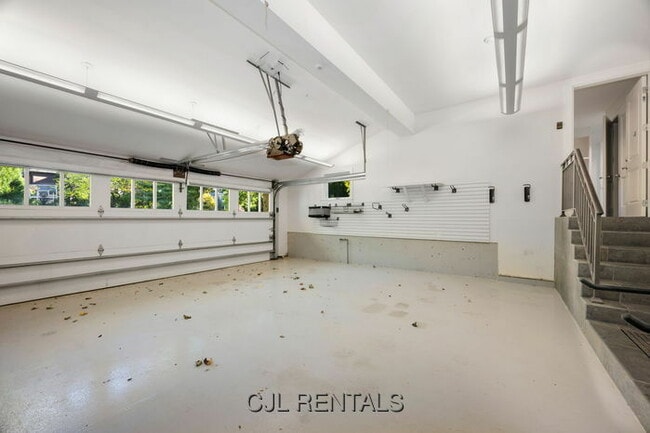 Building Photo - 29 Merrill Rd