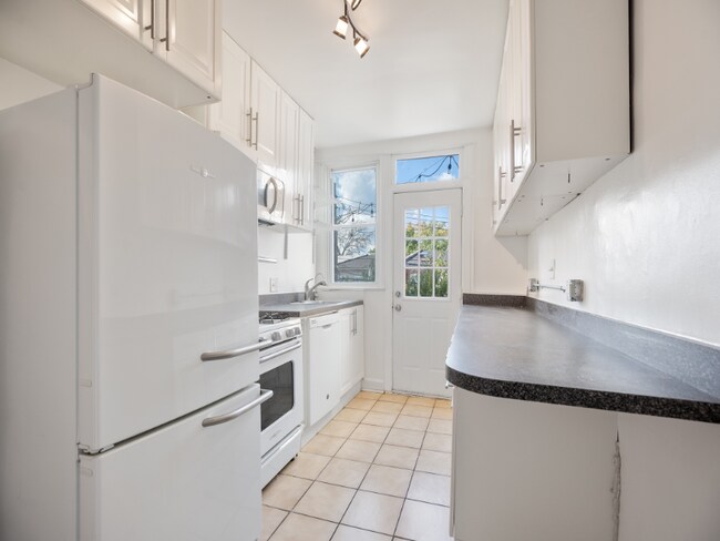 Building Photo - 4014 3rd St NW