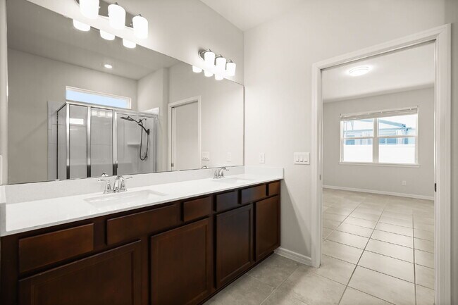 Building Photo - 2715 Clear Night Ave