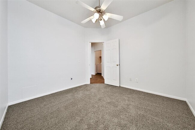 Building Photo - 2922 Green Valley Trail Dr