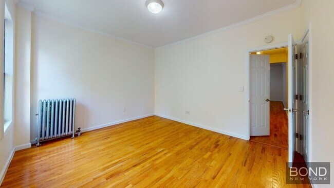 Building Photo - 620 W 171st St