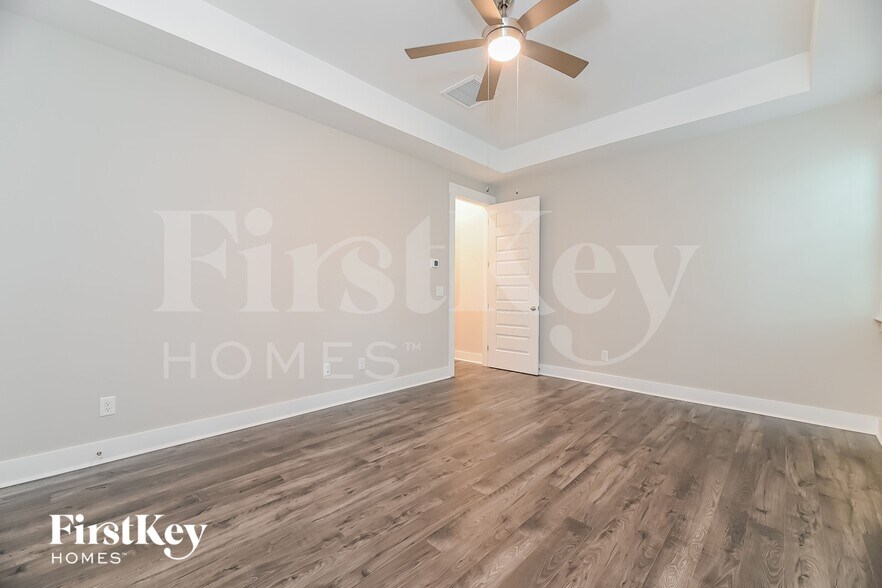 Building Photo - 114 Pecan Dr