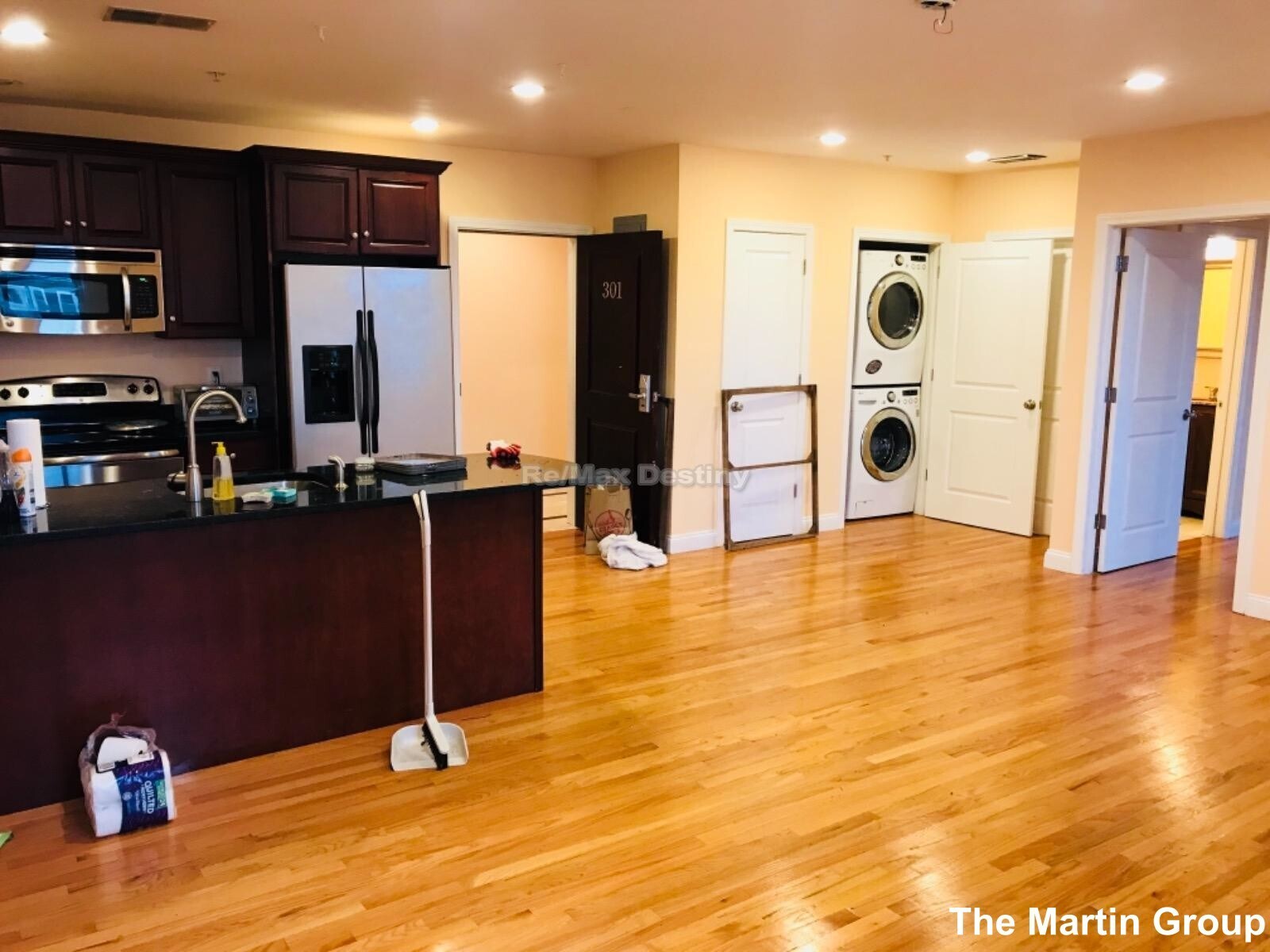 Building Photo - 102 Fellsway W