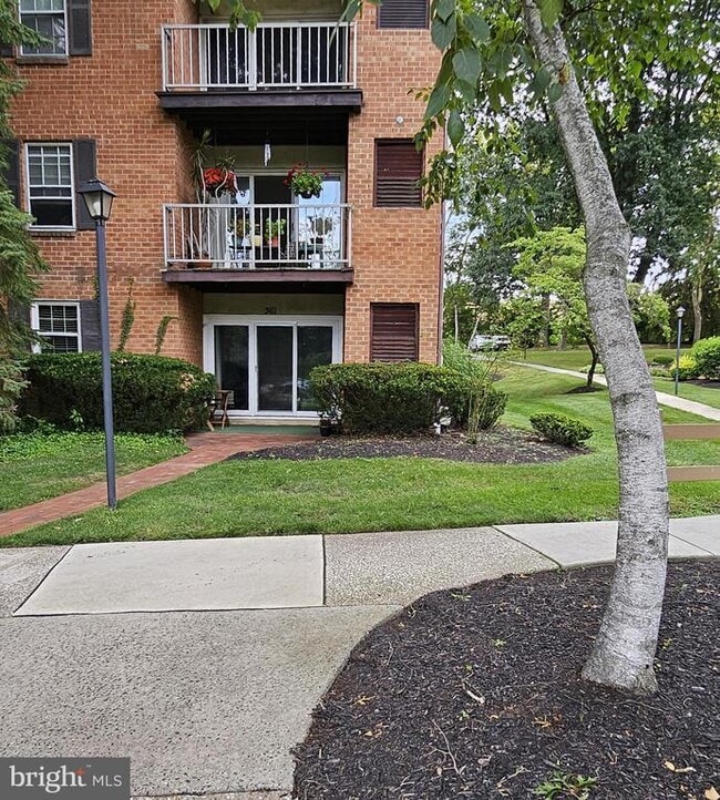 Building Photo - 361 Drummers Ln