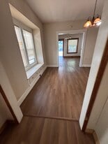 Building Photo - 1316 W 91st St
