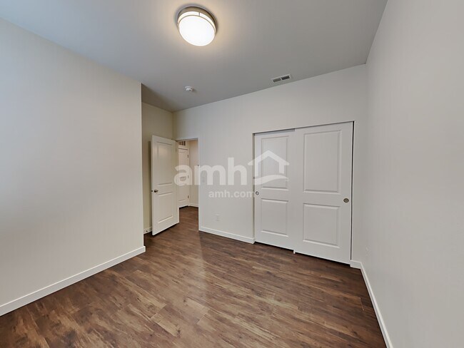 Building Photo - 19232 18th Ave Ct E