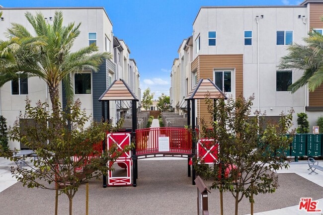 Building Photo - 14412 Kiwi Ln