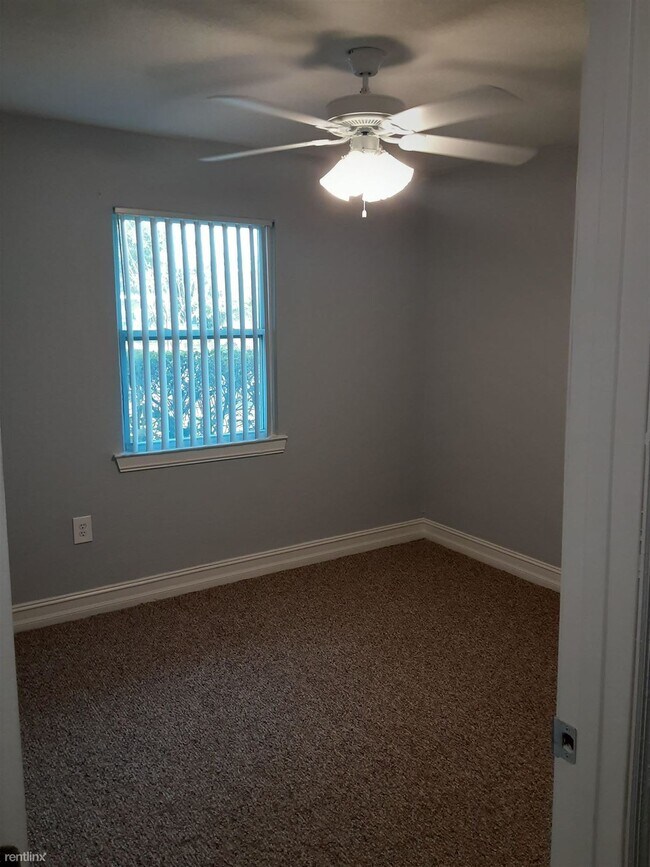 Building Photo - 3 br, 2.5 bath House - Brandywood House