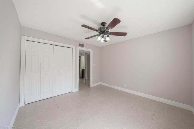 Building Photo - 708 SE 2nd Ave