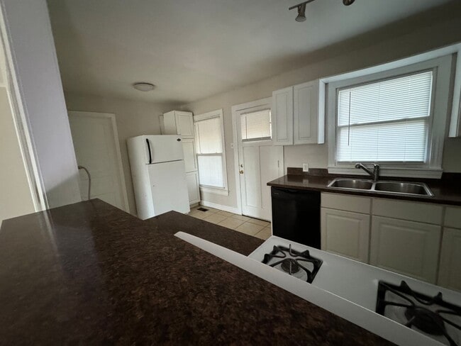 Building Photo - 3919 Morris Dr