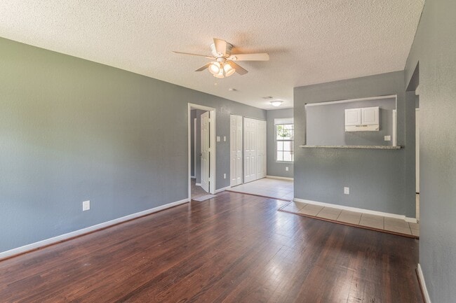 Building Photo - 5407 Thrush Dr