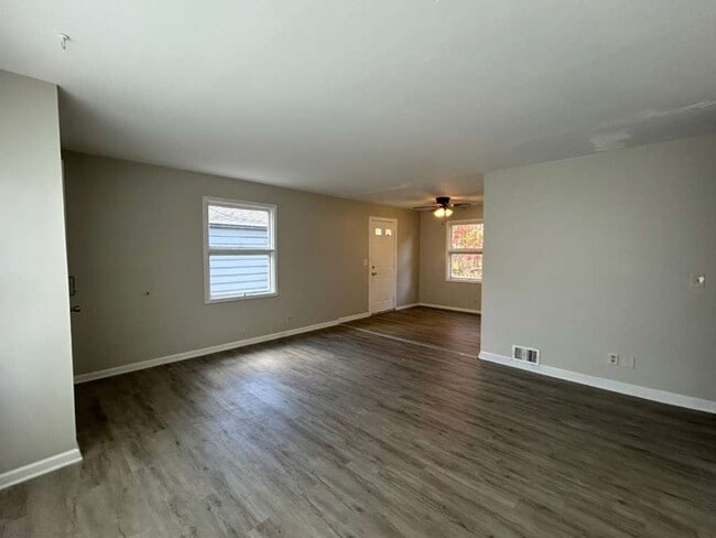 Building Photo - Spacious 3BR Single-Family Home in Mentor – Yard + Pets OK