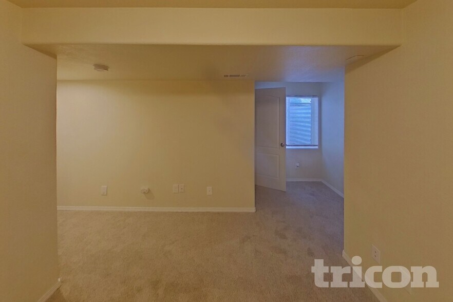 Building Photo - 7147 Silverwind Cir